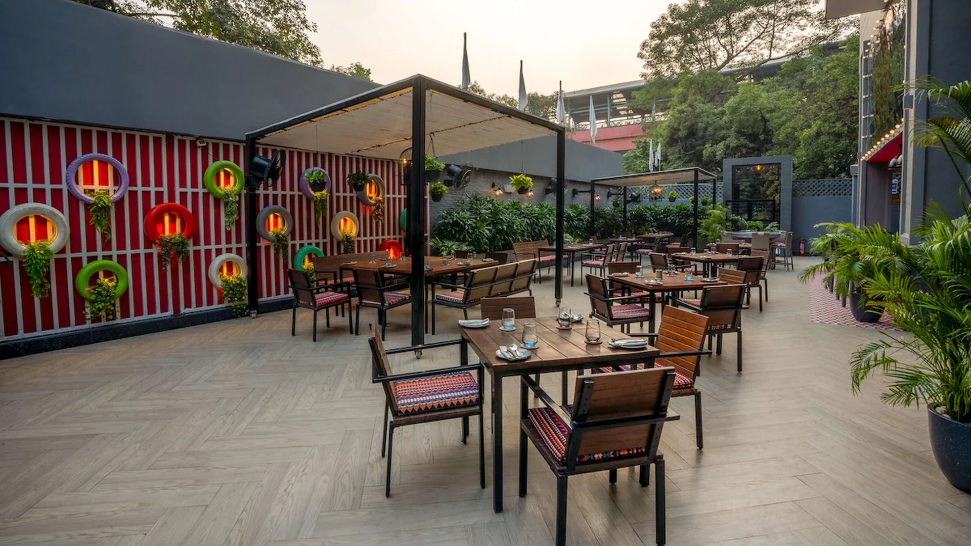 outdoor dining area of the Park Inn by Radisson New Delhi Lajpat Nagar hotel