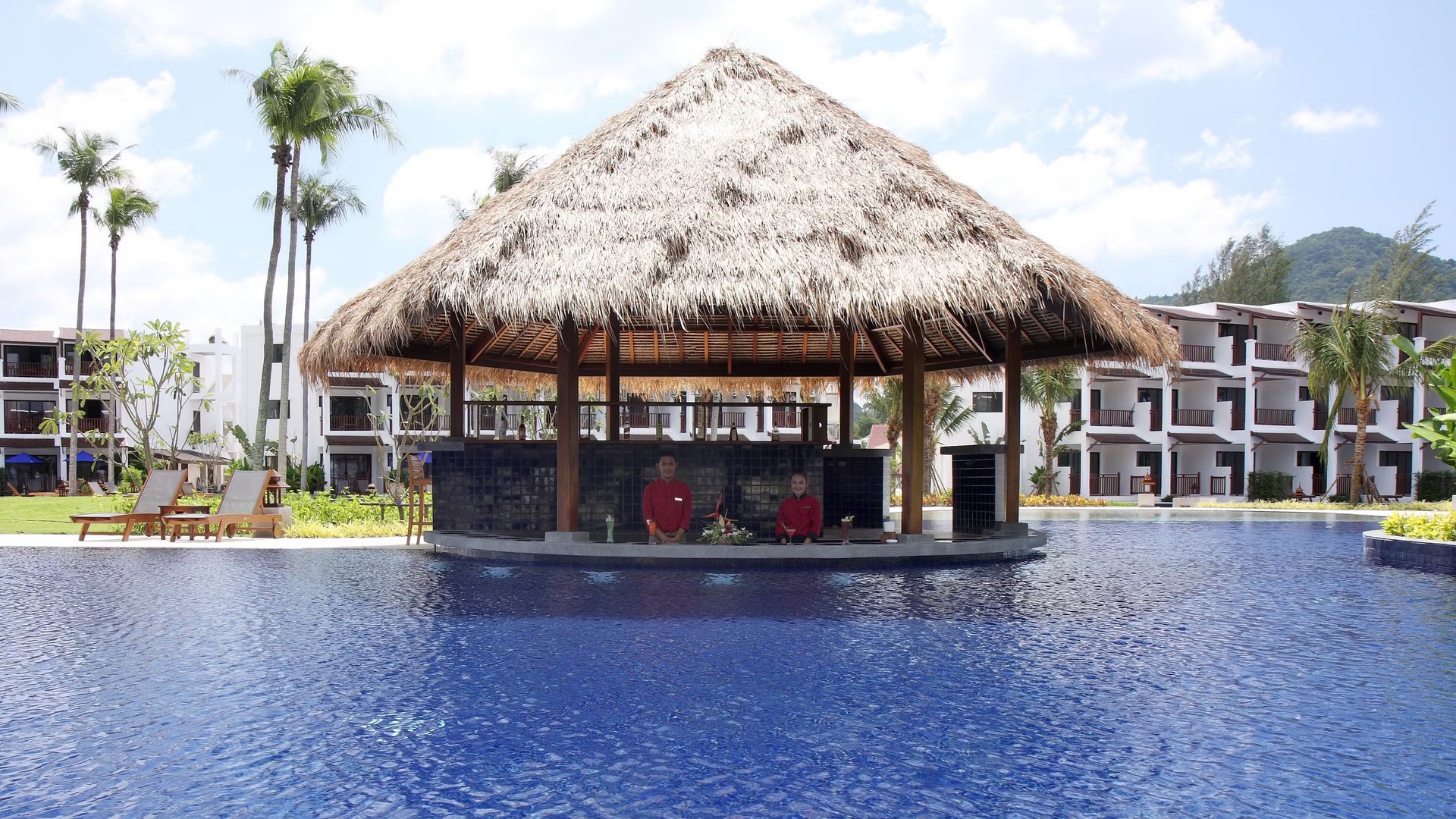 Sunprime Kamala Beach pool