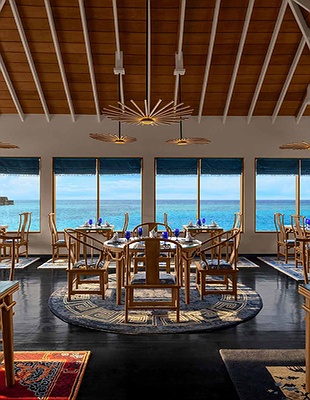 Dining at Emerald faarufushi resort and spa
