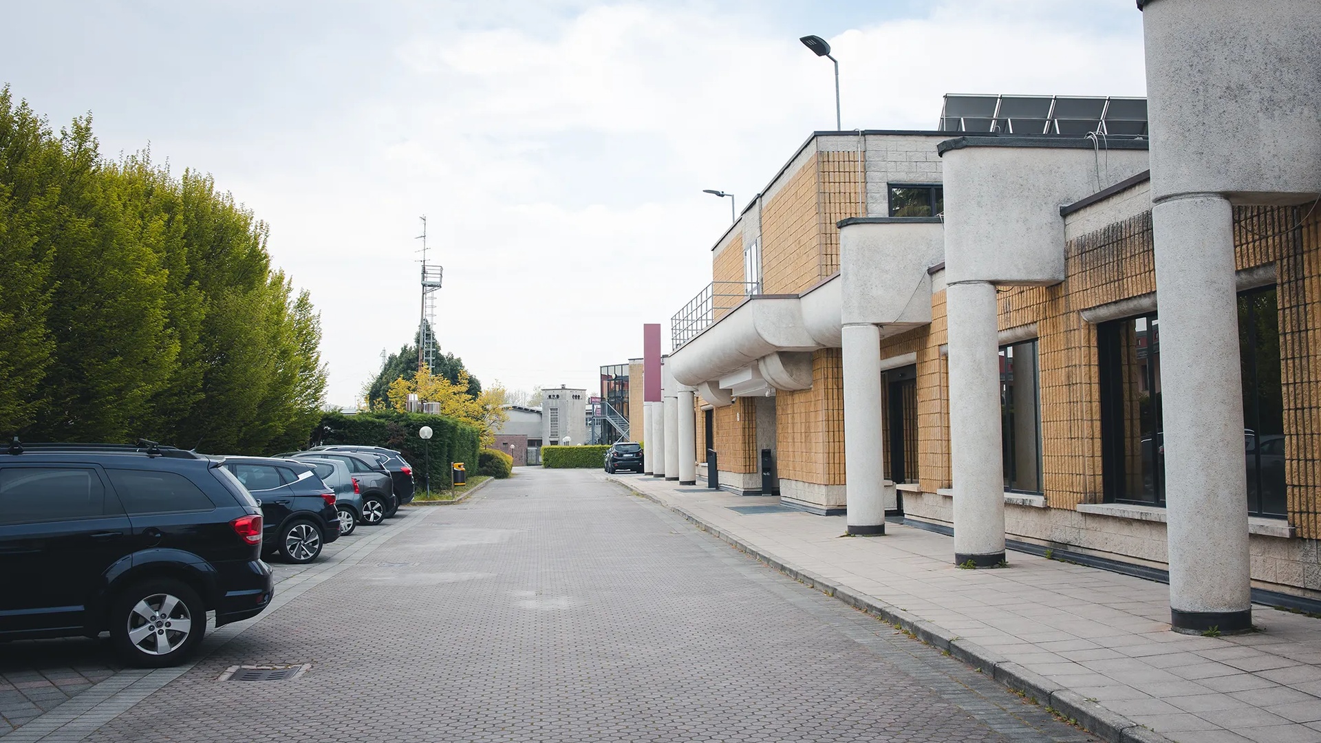 exterior of the Best Western Mirage Hotel Fiera