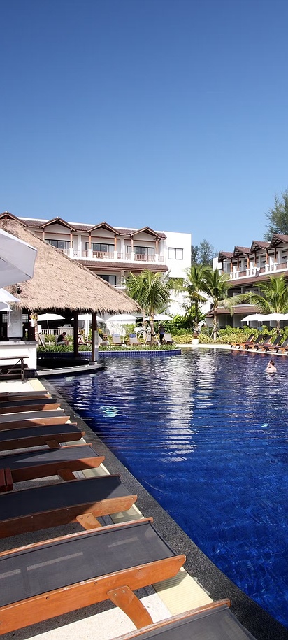 enjoy pool at Sunwing Kamala Beach resort