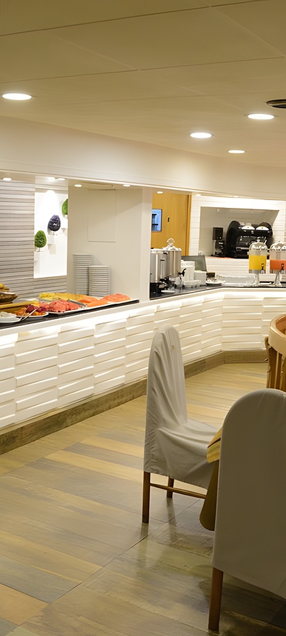 the interior of a restaurant located within the Hotel Presidente in La Paz, Bolivia