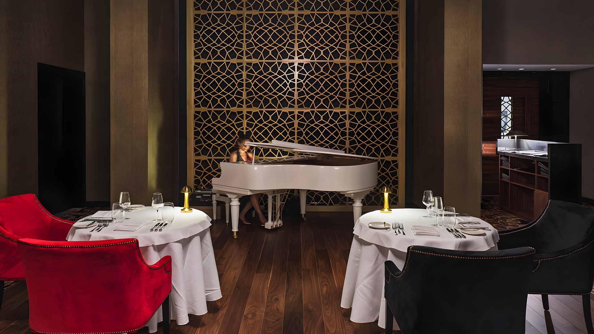 Bar at Amanti, Made For Two Hotel