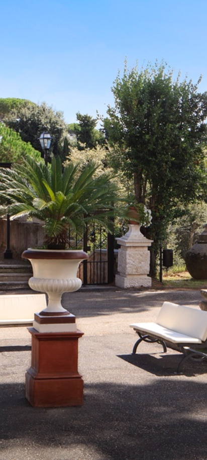 the private garden area of the TH Roma - Carpegna Palace hotel in Rome