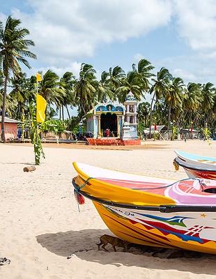 Uppuveli Beach, cost of Sri Lanka