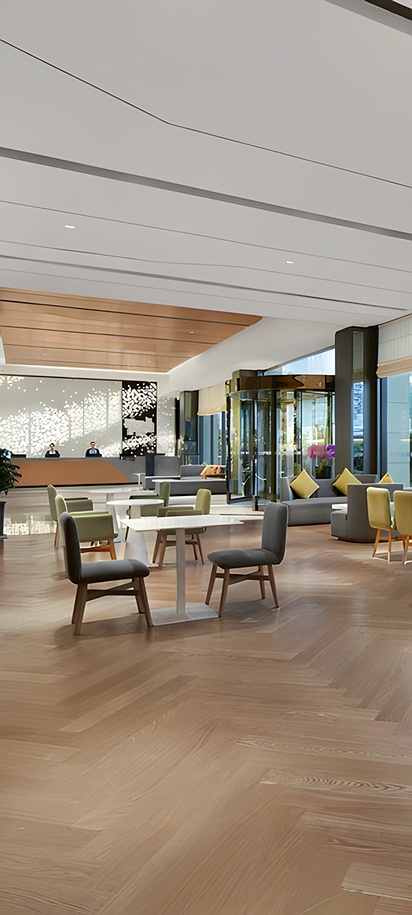 the lobby of the Holiday Inn Express Chengdu Huanhuaxi hotel