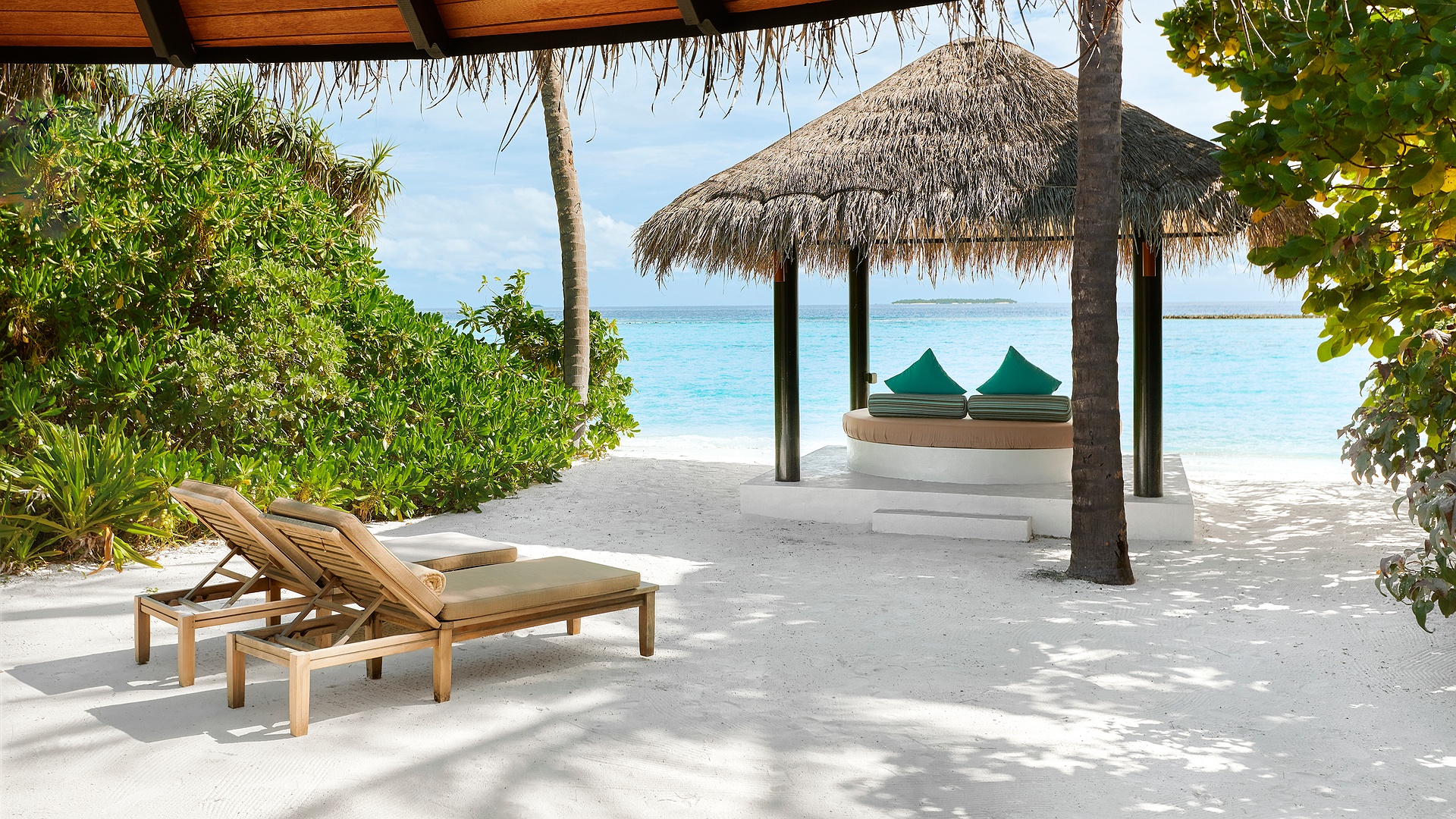 Beachfront scene at Sun Siyam Iru Fushi