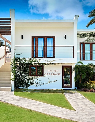 an aerial view of the Calabash Hotel in Grenada, located on the secluded L'Anse Aux Epines beach