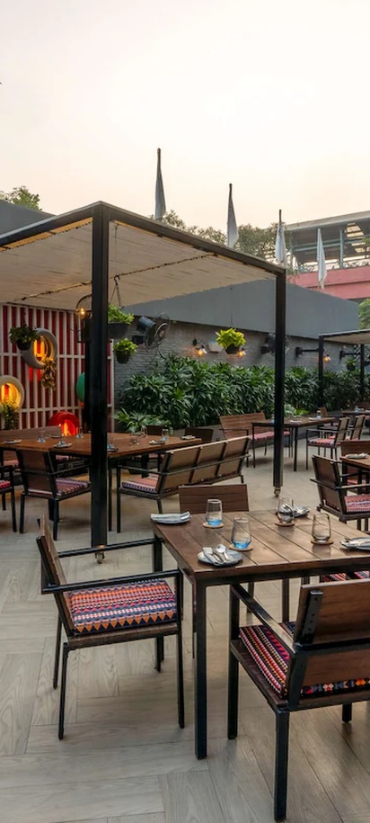 outdoor dining area of the Park Inn by Radisson New Delhi Lajpat Nagar hotel