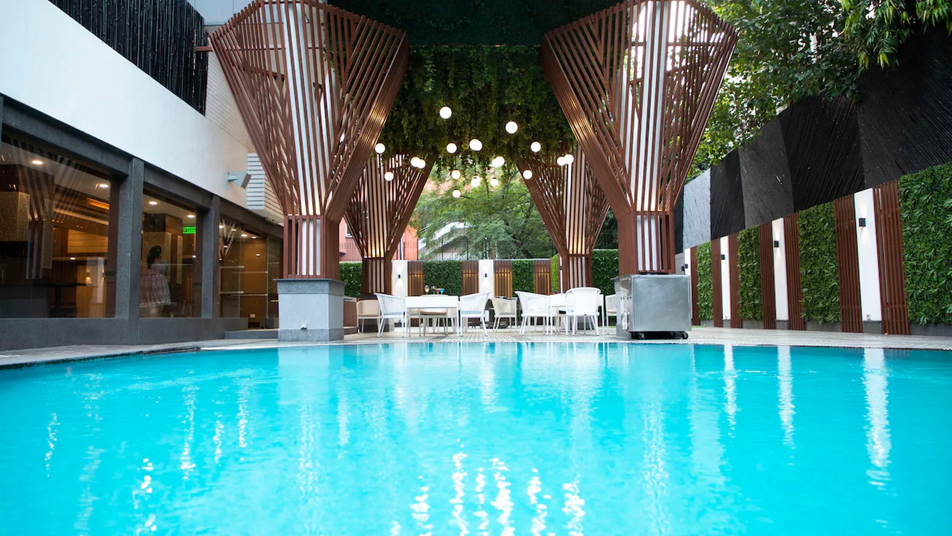 the swimming pool at the Park Inn by Radisson New Delhi Lajpat Nagar