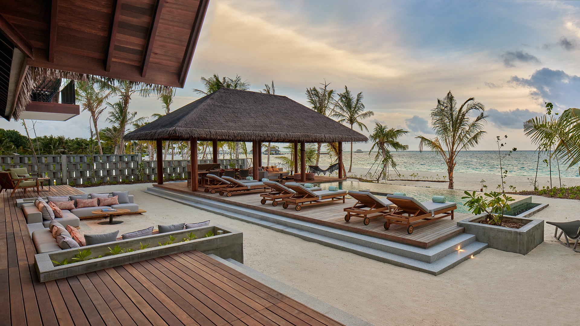 Six Senses Kanuhura Maldives resort luxurious ourdoor area