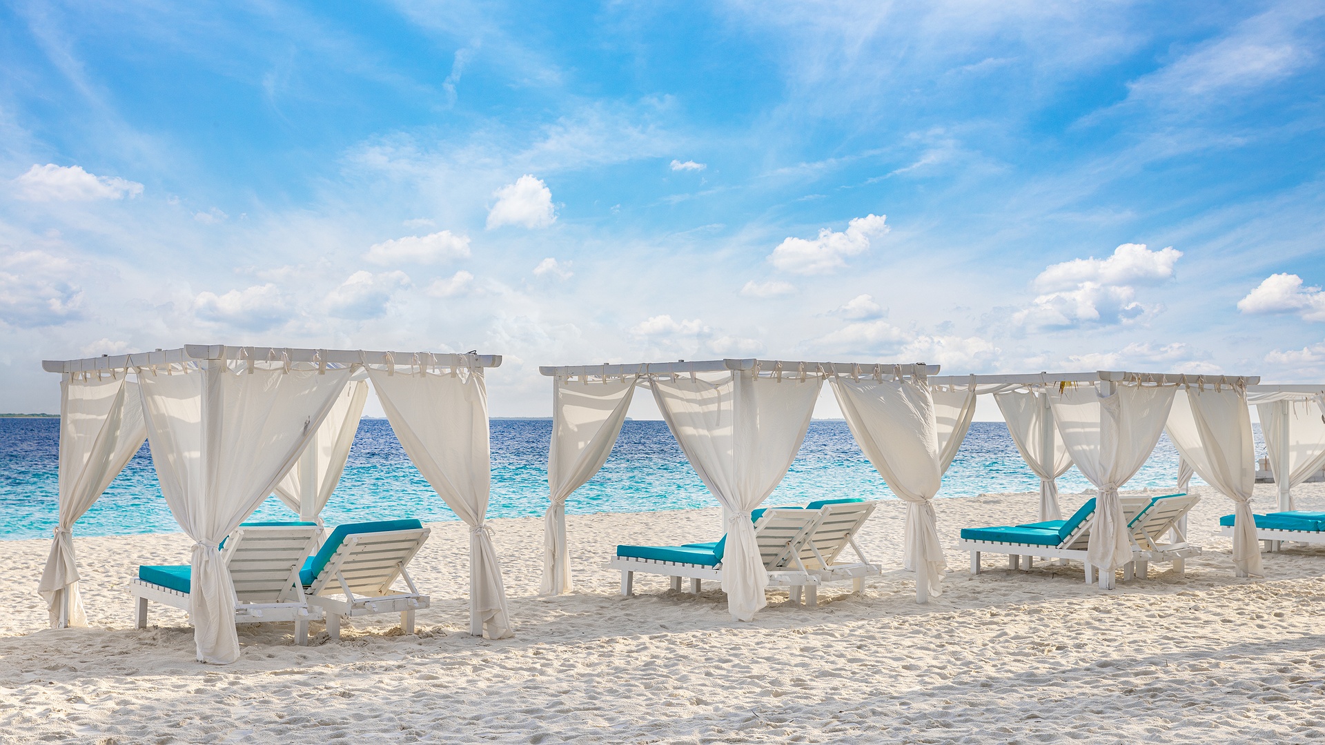 Adaaran Select Meedhupparu outdoor beach in Maldives