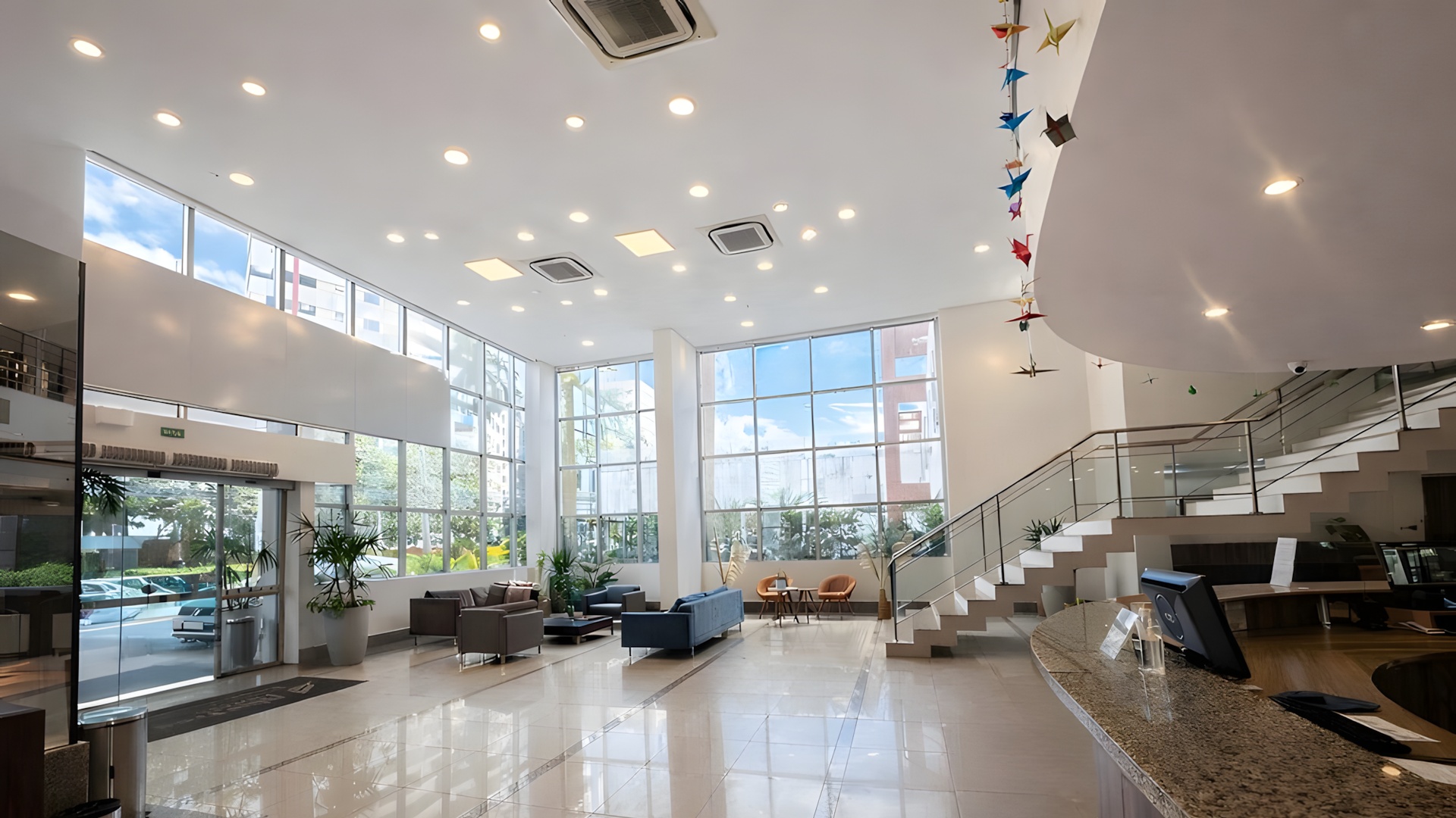 the lobby of the Blue Tree Premium Manaus hotel in Brazil