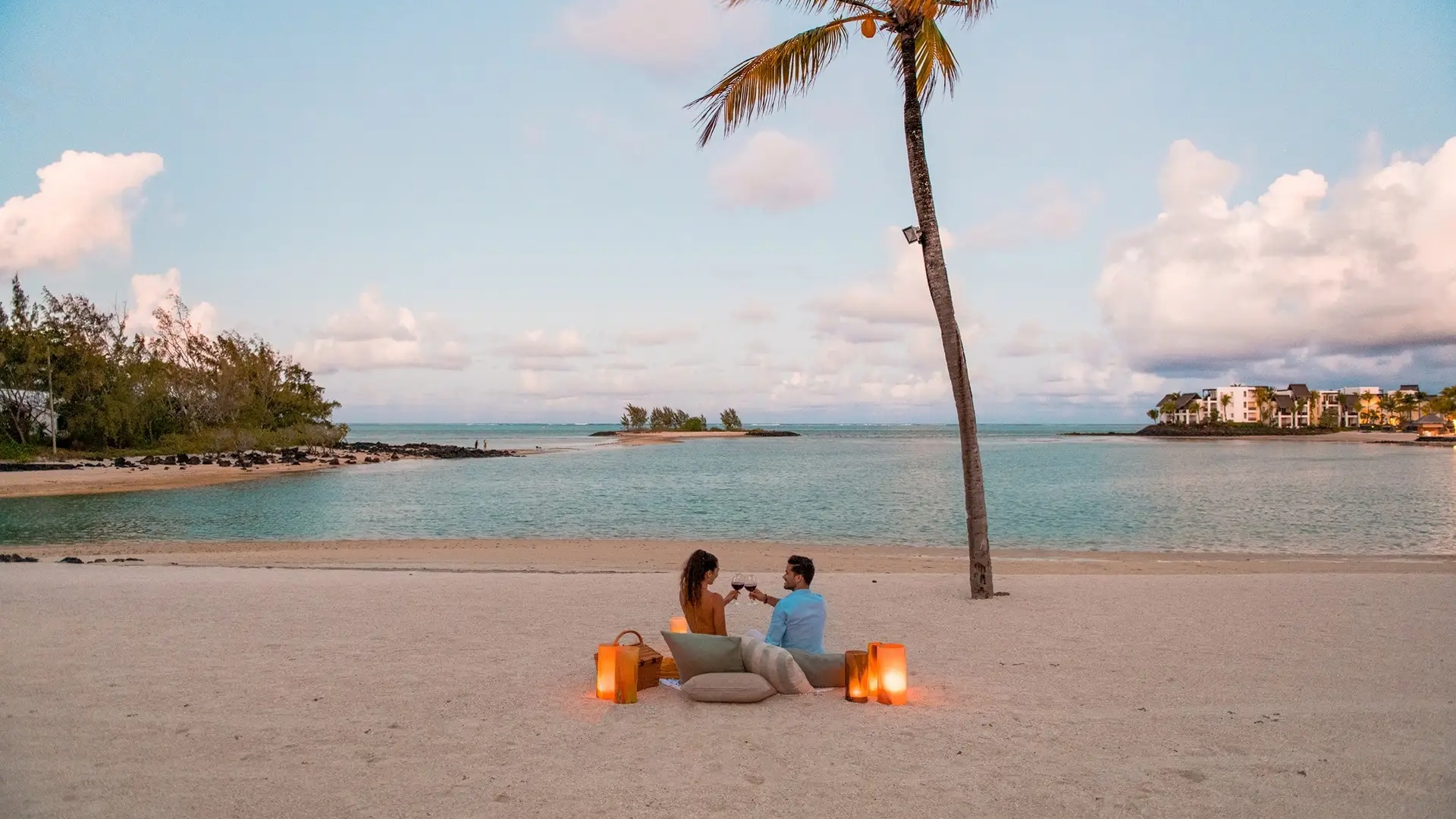 romantic beachside dinner at Shangri-La Le Touessrok