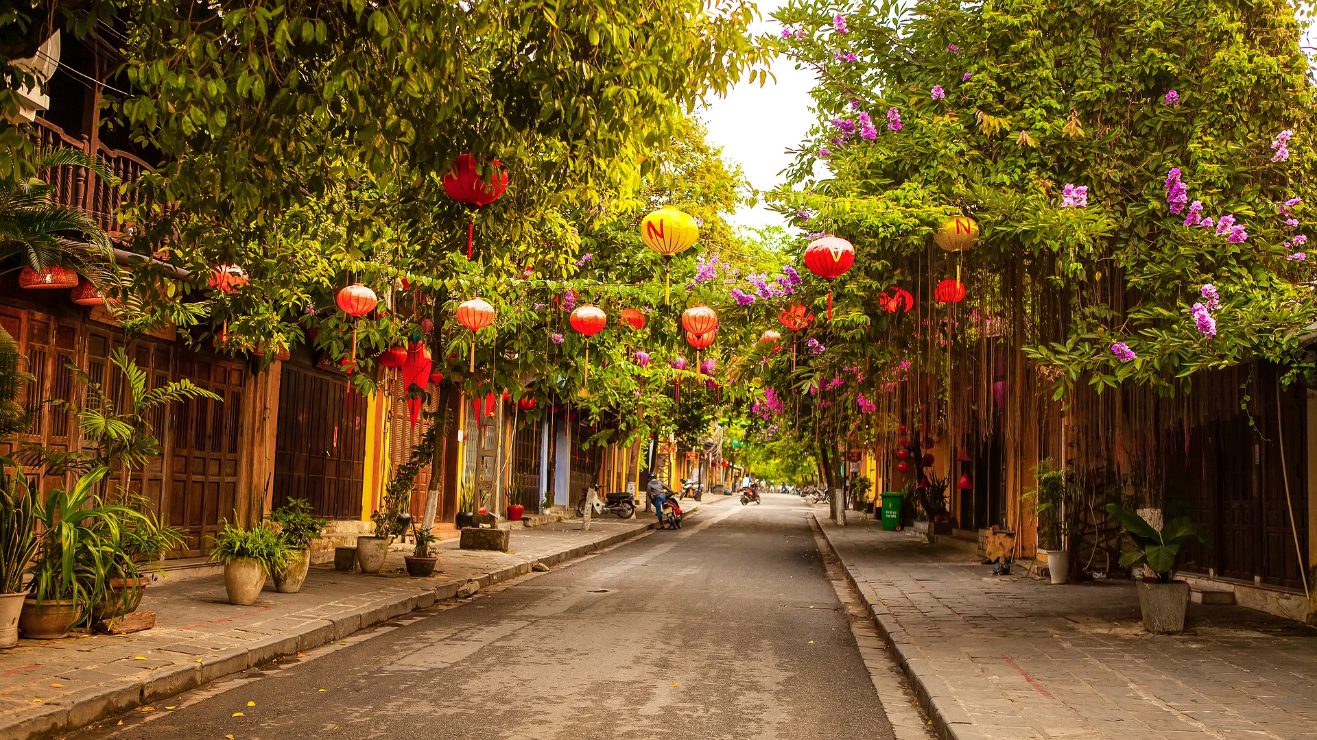 a street scene in the historic Hoi An Ancient Town in Vietnam