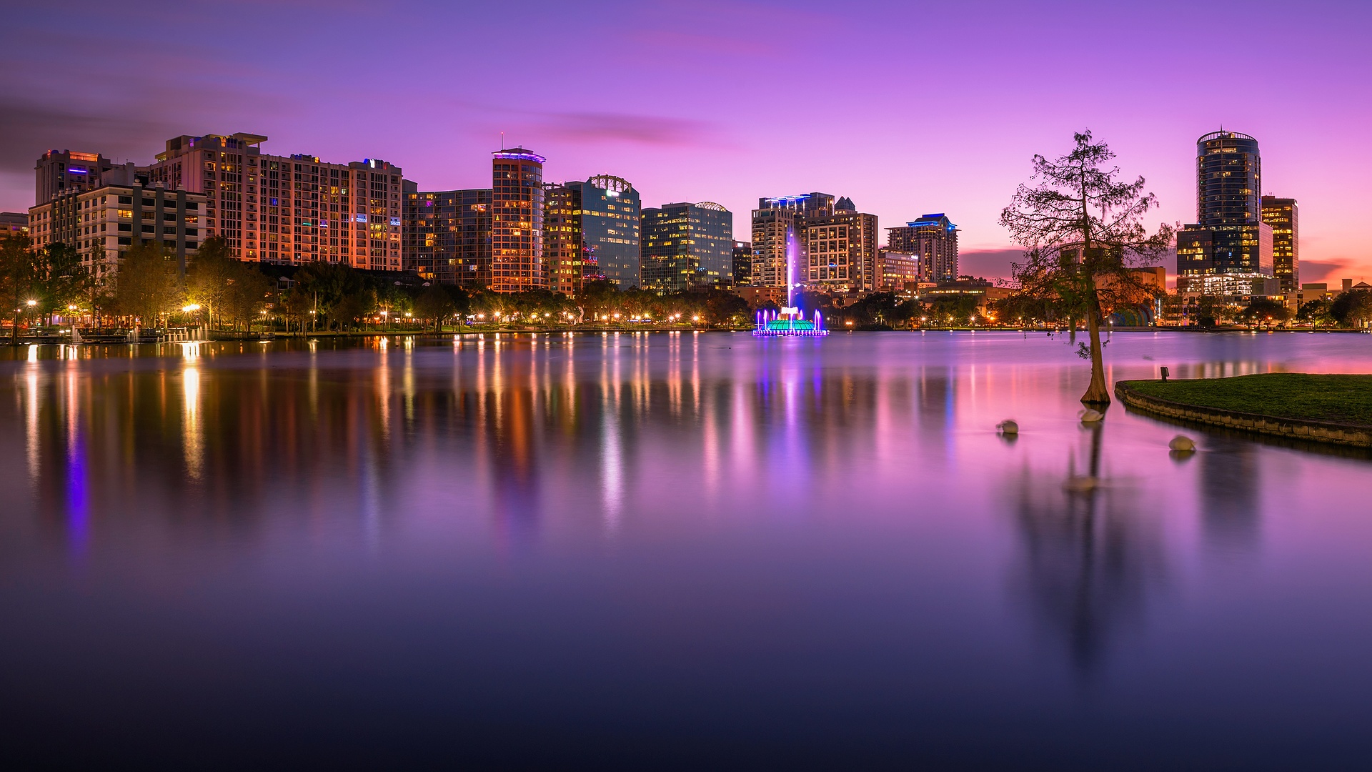 Lake Eola Park in downtown Orlando, Florida