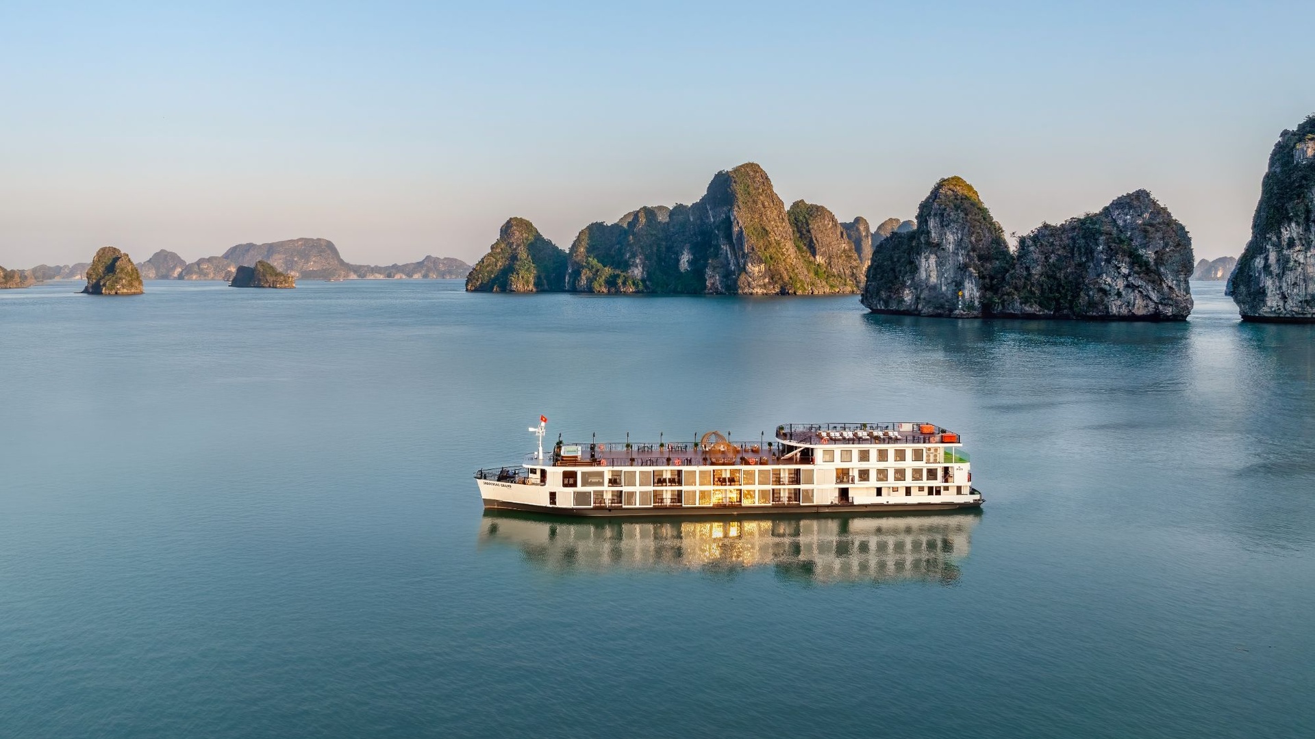 cruise ship of Hạ Long Bay, Vietnam