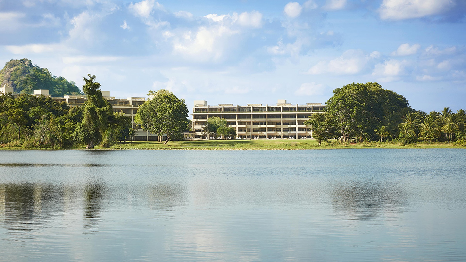 Jetwing Lake hotel in Dambulla, Sri Lanka