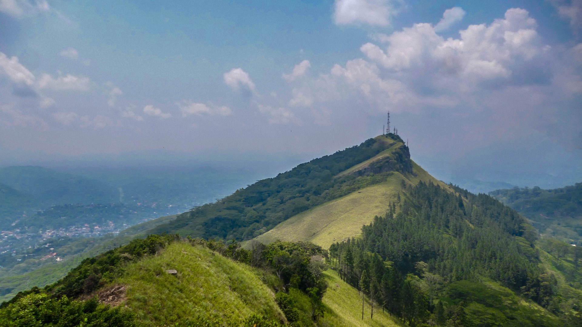 Hanthana Mountain Range in Kandy, Sri Lanka