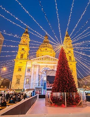 Christmas Market at St. Stephen's Basilica, Budapest
