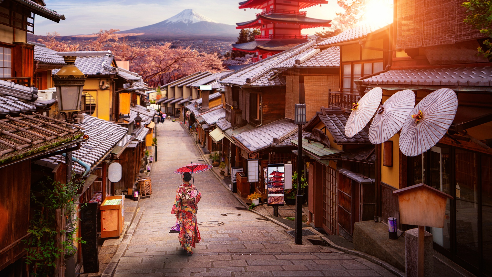 charming street scene in Kyoto, Japan