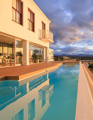 Founders Lodge by Mantis pool view