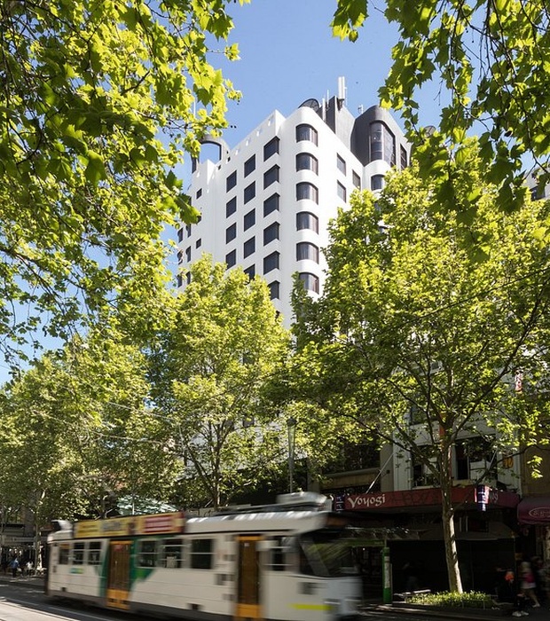 Pullman Melbourne City Centre exterior