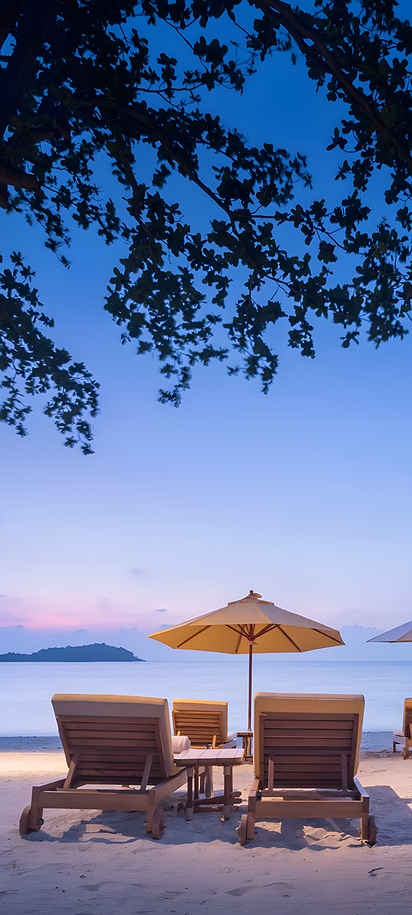 the beachfront at SALA Samui Chaweng Beach Resort