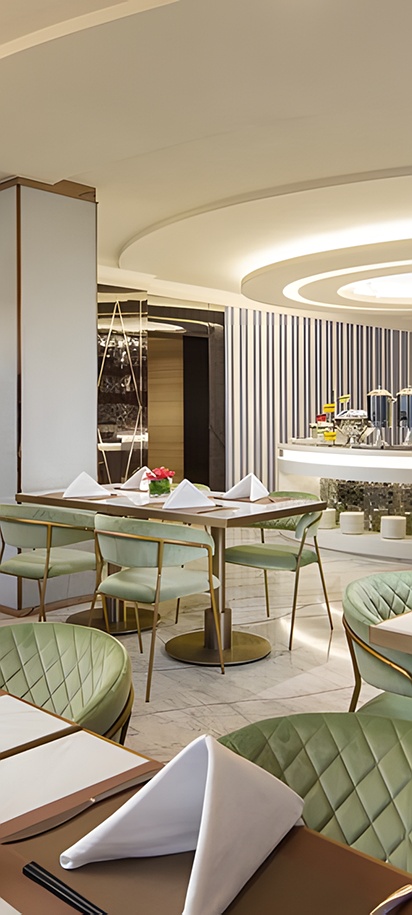 a dining facility at the Holiday Inn & Suites Xi'an High-Tech Zone.