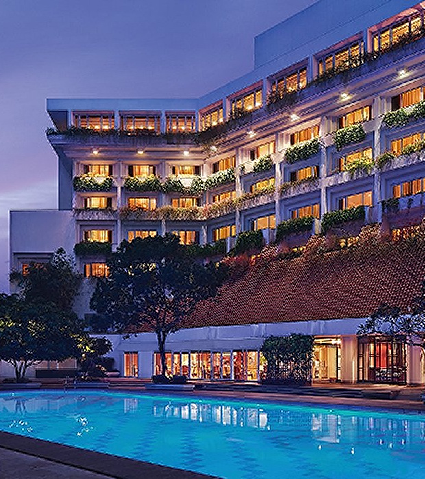 Taj Bengal, Kolkata exterior view with pool