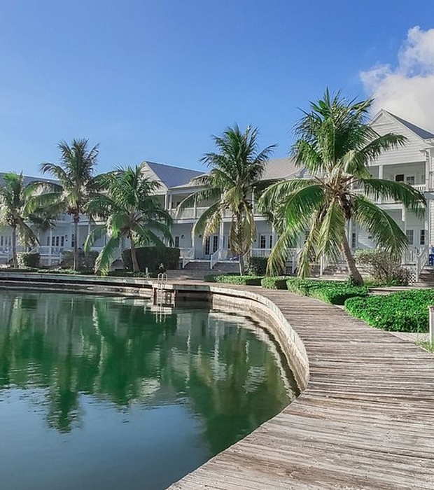 Tranquility Bay Beachfront Resort exterior view