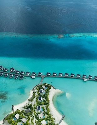 SO/ Maldives island overview