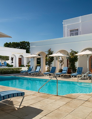 Founders Lodge by Mantis pool view