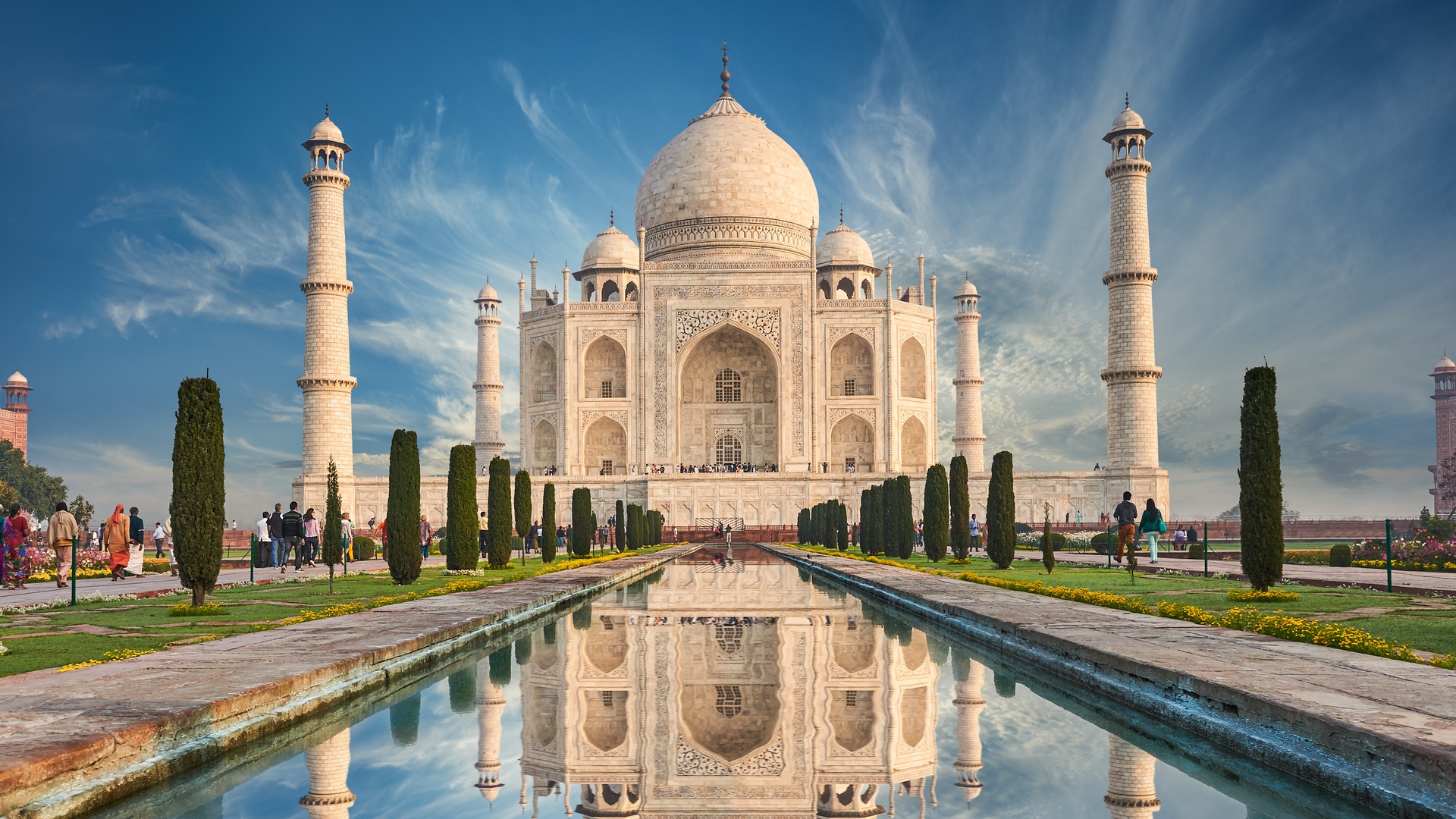 Stunning view of Taj Mahal in Agra, India