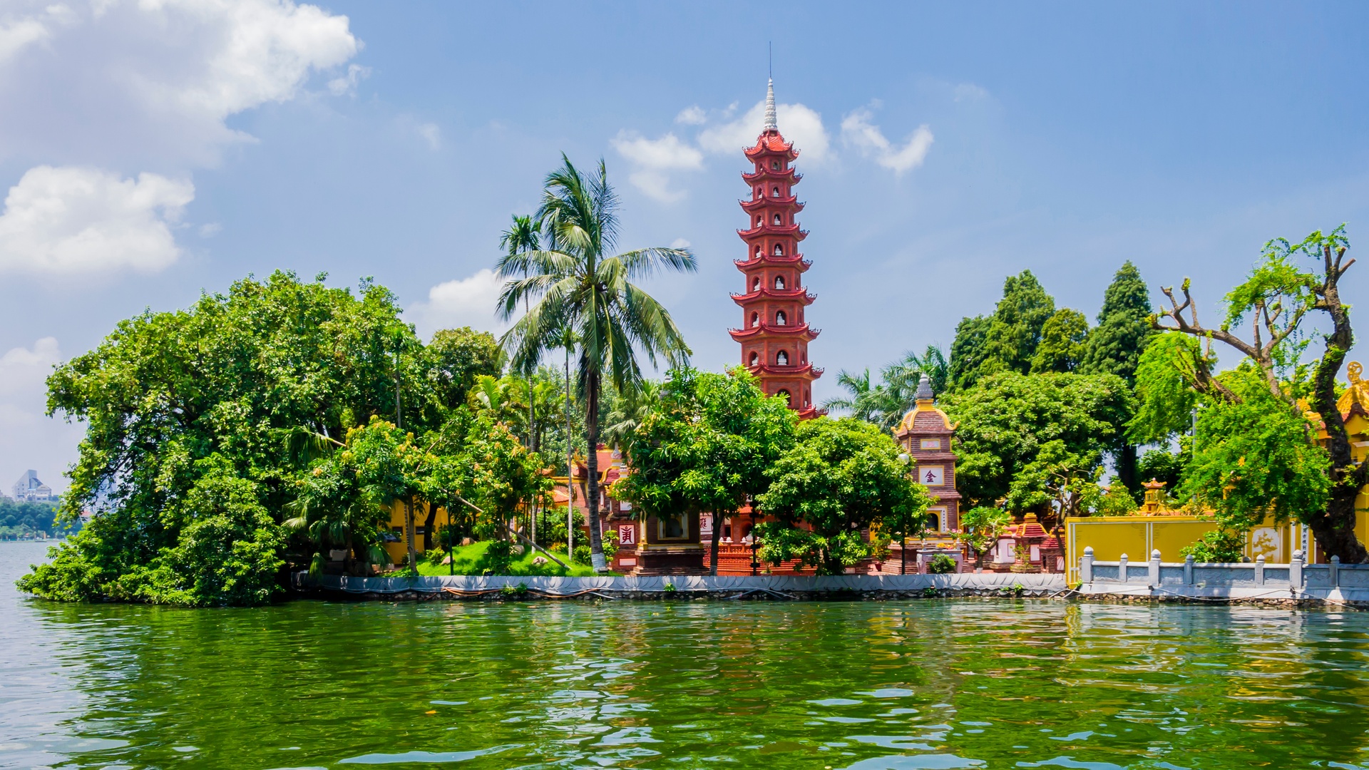 Trấn Quốc Pagoda in Hanoi