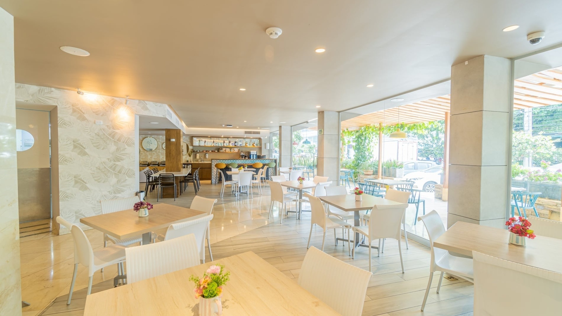 the dining area of the Mesa Caribe restaurant located within the Hotel Barlovento in Cartagena, Colombia