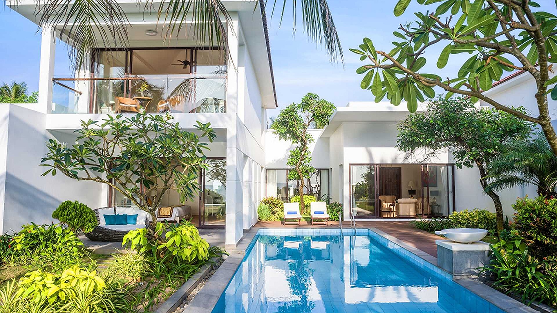 Vinpearl Resort & Spa Phu Quoc with pool view