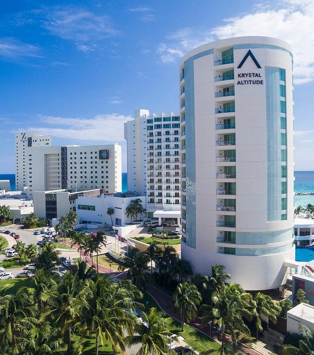 Krystal Grand Cancun exterior view