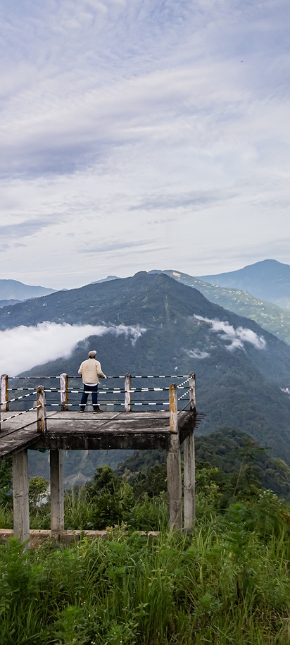 Mangarjung viewpoint in the Munsong village of Kalimpong, West Bengal