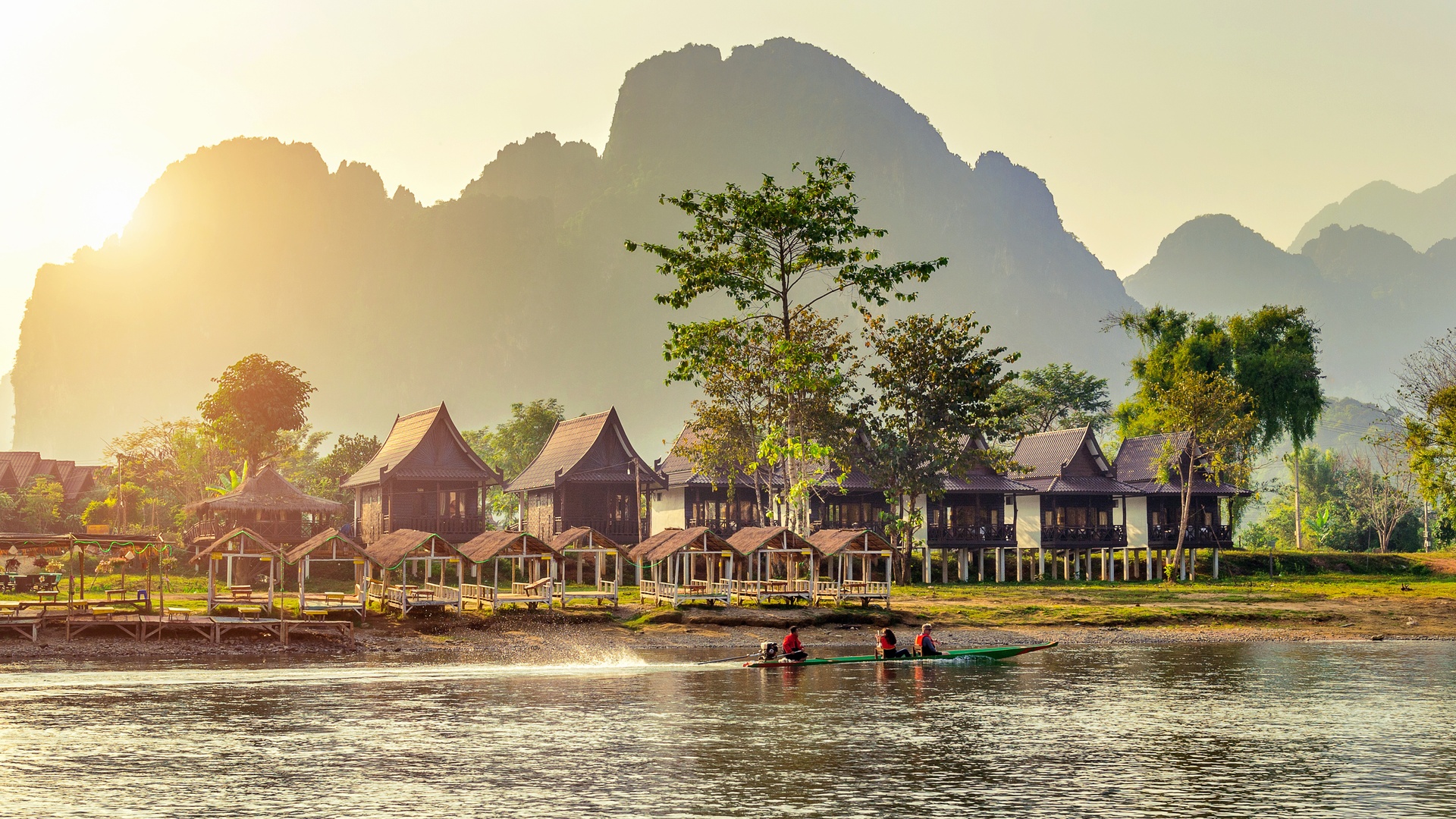 scenic landscape of Vang Vieng in Laos