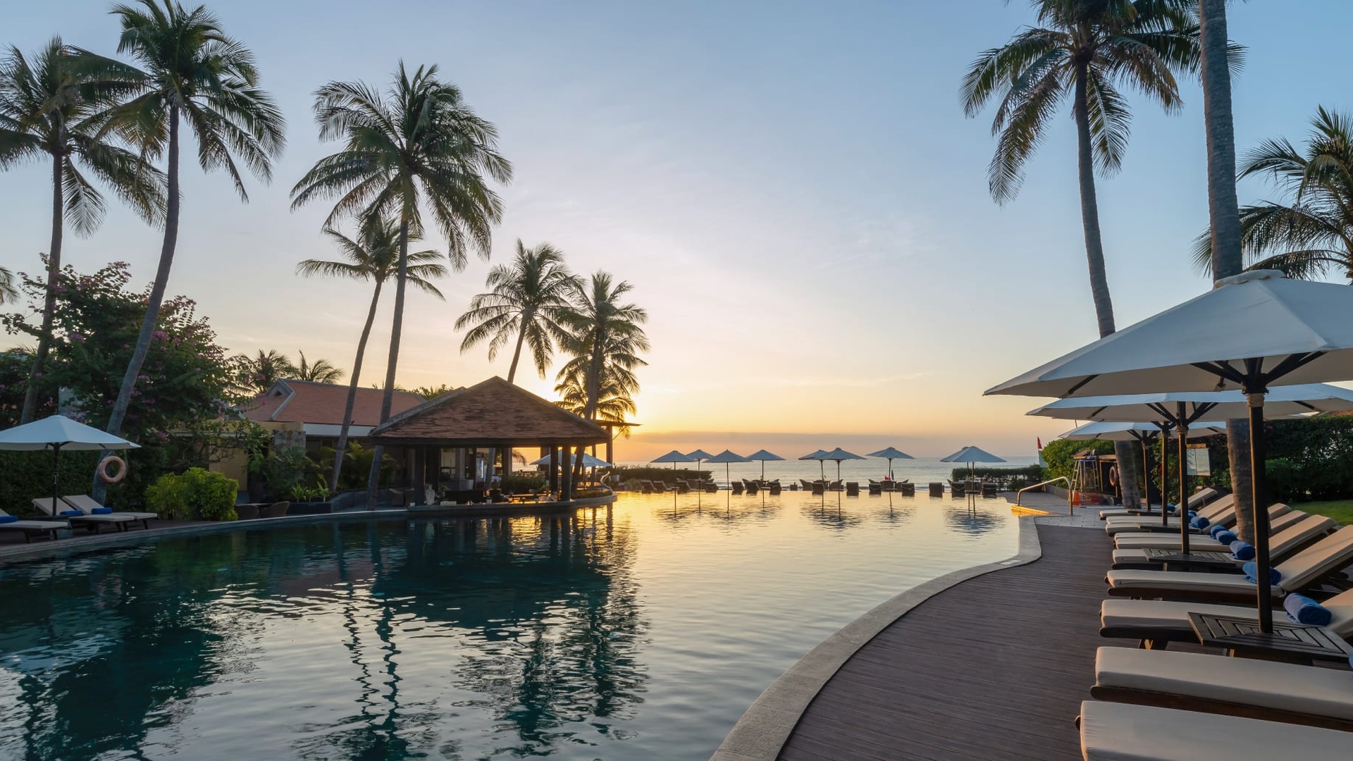 Anantara Mui Ne Resort in Vietnam sunset view