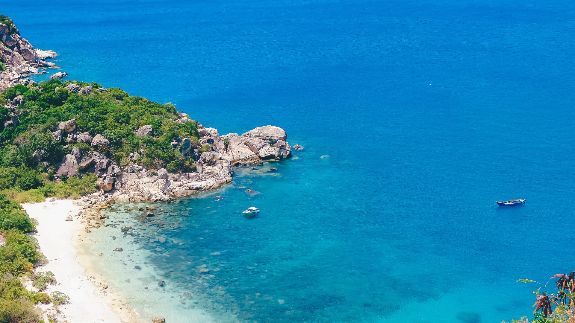 scenic view of Binh Ba Island, Vetnam