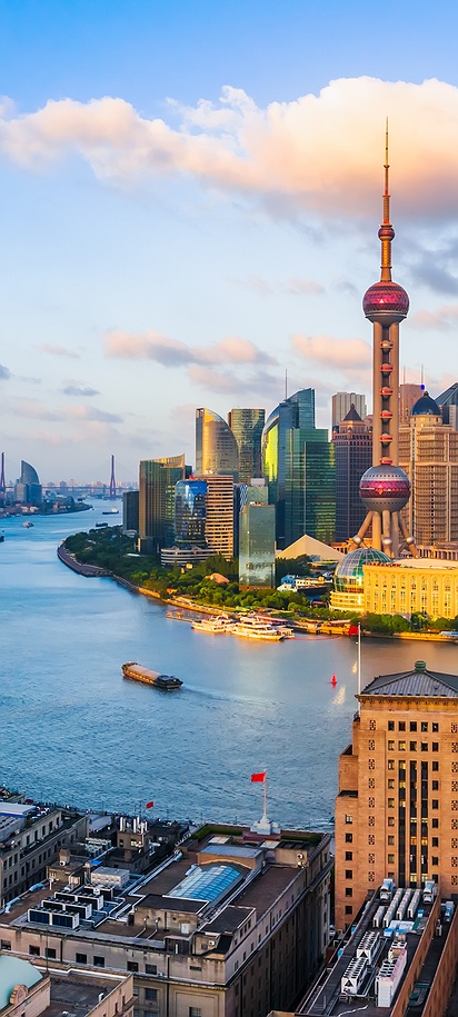 the Shanghai skyline and the Huangpu River