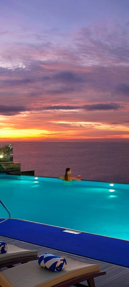 the infinity pool of the Al Habtoor Grand Resort, Autograph Collection, in Dubai