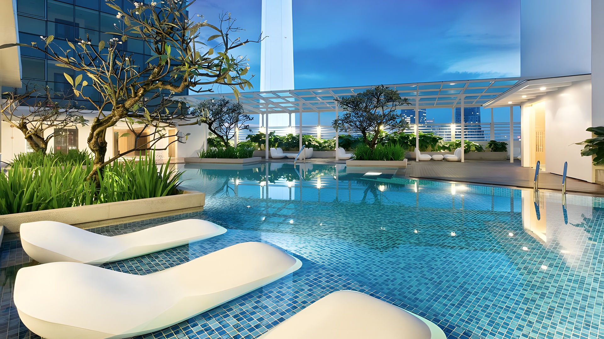 the rooftop swimming pool at the Oasia Suites Kuala Lumpur, a hotel located in the city center of Kuala Lumpur, Malaysia