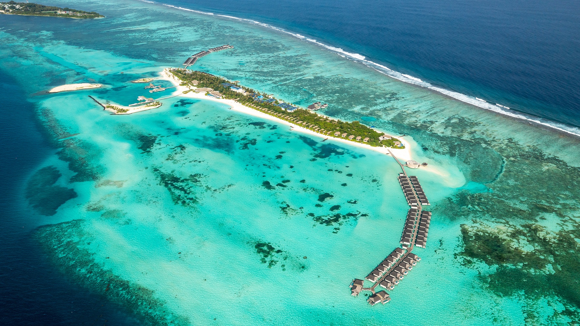 le meridien maldives complete aerial view shot