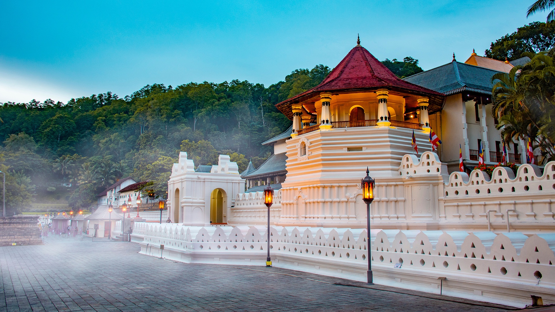 the Temple of the Sacred Tooth Relic (Sri Dalada Maligawa) in Kandy, Sri Lanka