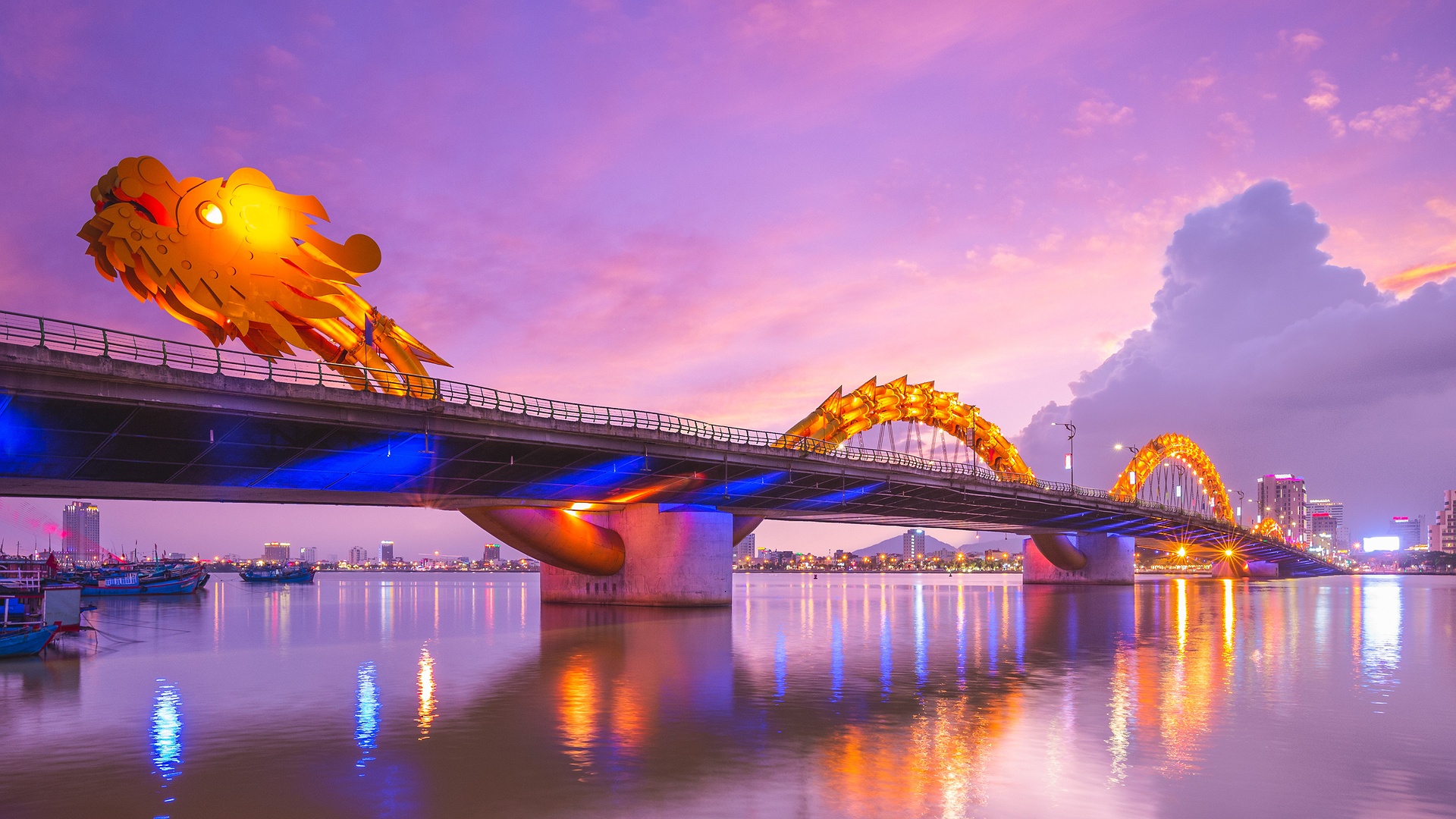 Dragon Bridge in Da Nang, Vietnam
