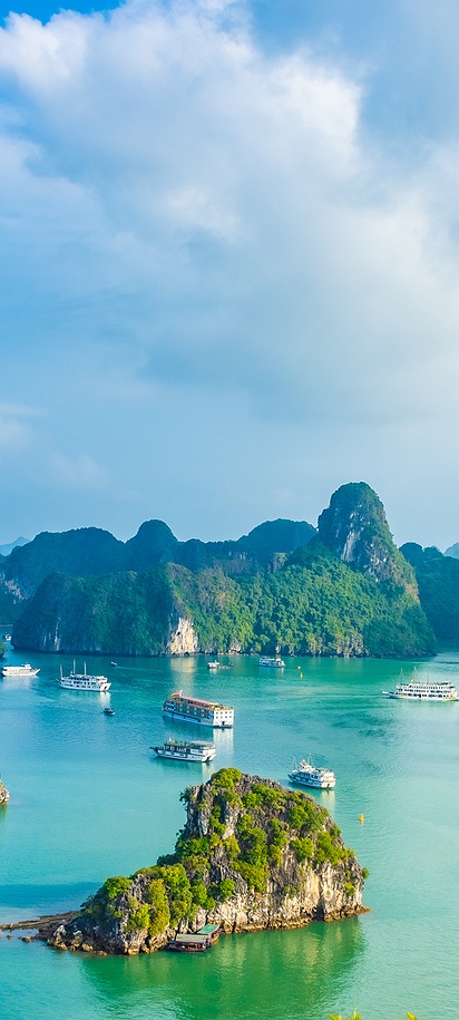 Stunning view of Hạ Long Bay in Vietnam