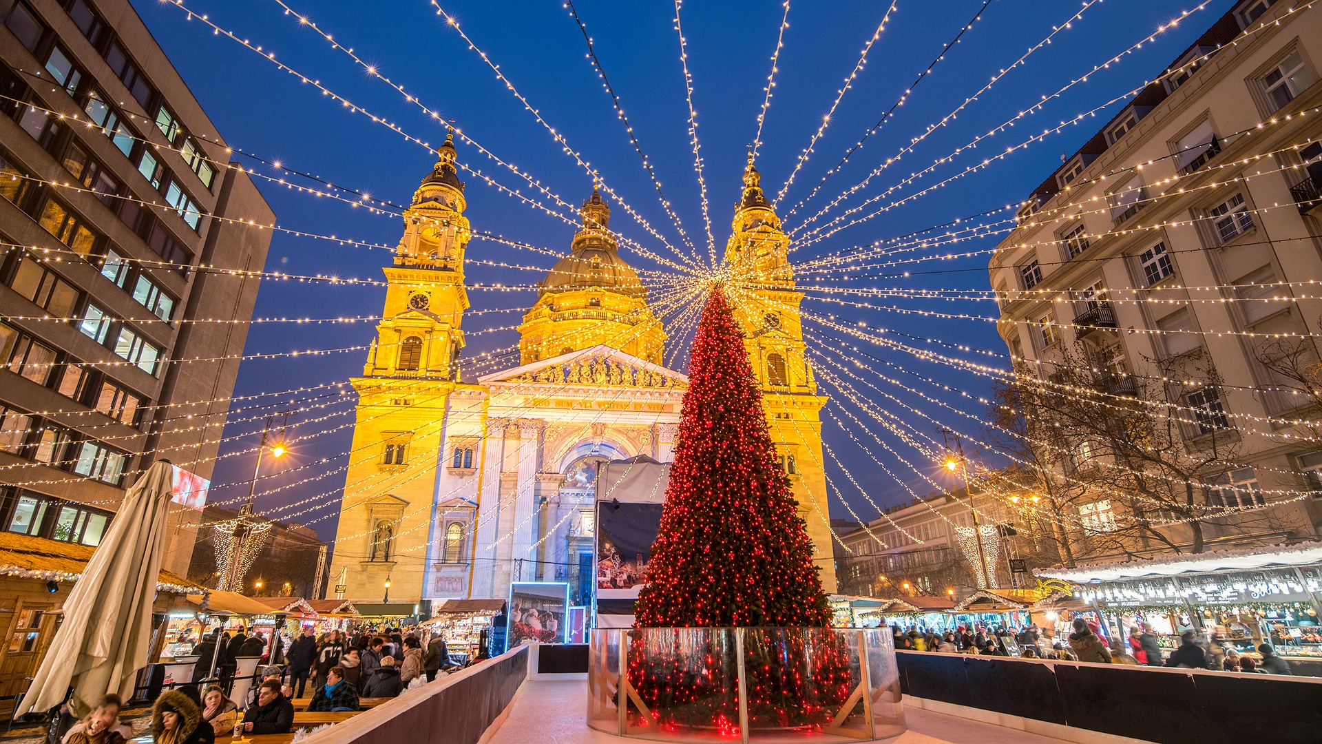 Christmas Market at St. Stephen's Basilica, Budapest